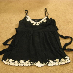 forever 21 floral black babydoll top small is being swapped online for free