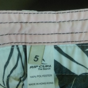 RIP CURL BOARD SHORTS-SIZE 5 is being swapped online for free