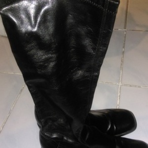 Aerosoles Leather Boots- womens size 7 is being swapped online for free