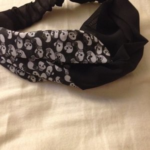 Skull Headband is being swapped online for free