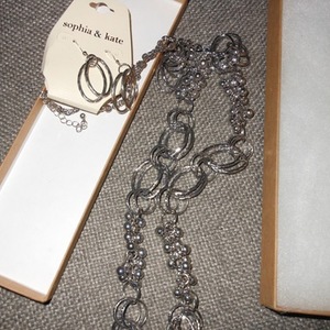 Sophia & Kate necklace and earring set is being swapped online for free