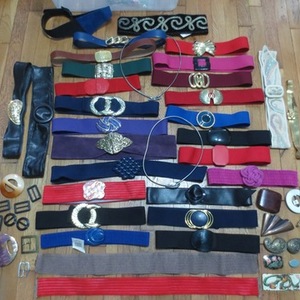 huge lot of vintage belts and buckles is being swapped online for free