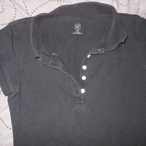 Black GAP polo size XS is being swapped online for free