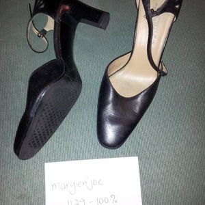 SHOES aerosoles 6.5 sexy strappy heels BLK leather is being swapped online for free