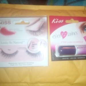 Kiss lash NIP and adhesive Nip is being swapped online for free