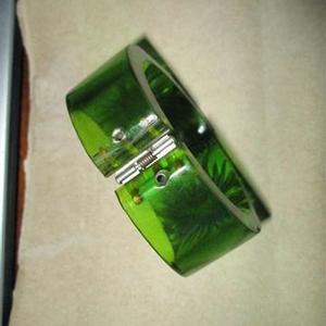 green bracelet is being swapped online for free