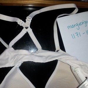 Victoria's Secret BODY demi racerback bra 36B is being swapped online for free