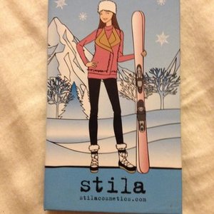 Stila Adventures in Aspen Pallet is being swapped online for free
