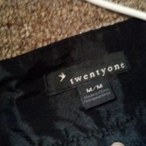 Forever 21 Black Pouf Skirt M is being swapped online for free
