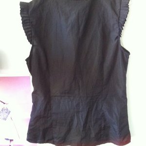 Ruffled Black Top is being swapped online for free