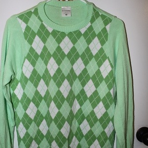 MATERNITY green argyle sweater Med- motherhood maternity brand is being swapped online for free
