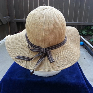 Straw Sun Hat is being swapped online for free