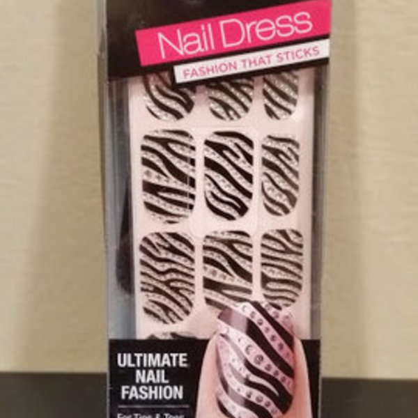 KISS Nail Dress Jeweled Strips is being swapped online for free