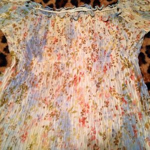 GIRLS FLOWER SHIRT is being swapped online for free