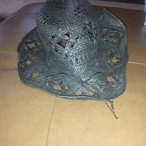 Cowboy hat is being swapped online for free