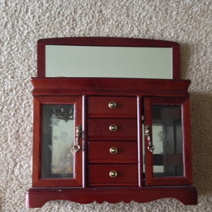 Jewelry Box is being swapped online for free