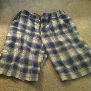 Men's plaid shorts is being swapped online for free