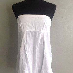 Strapless white tank is being swapped online for free