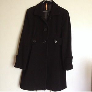Wool Winter Coat M is being swapped online for free