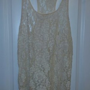 Lace top is being swapped online for free