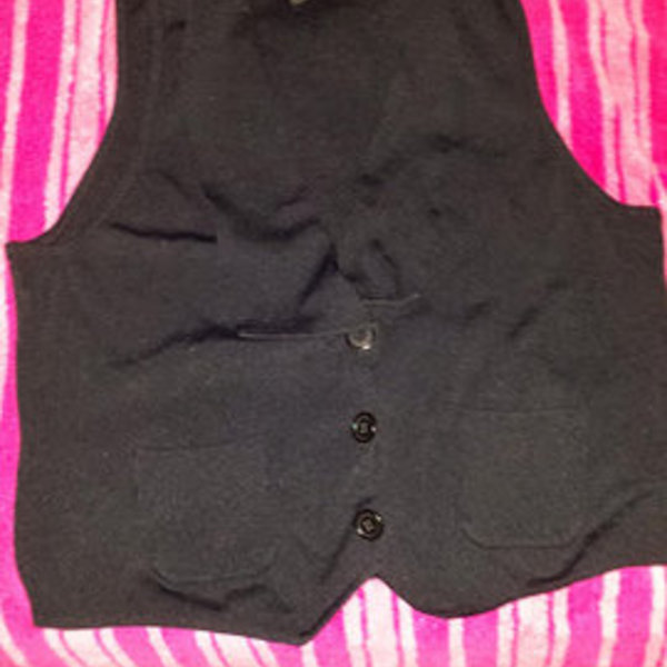 black women's vest is being swapped online for free