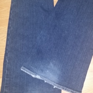 Silver Akio jeans 26x33 is being swapped online for free