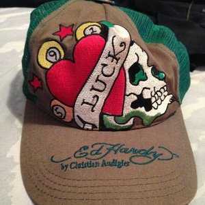 Ed Hardy trucker hat  is being swapped online for free