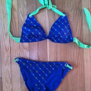 Cute Blue Bikini is being swapped online for free