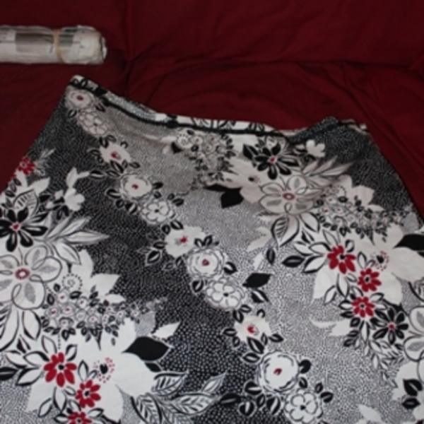 black and white skirt sz 16 is being swapped online for free