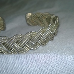 Woven Metal Bracelet is being swapped online for free