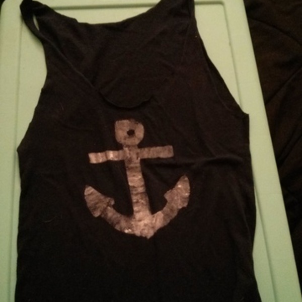 anchor tank top is being swapped online for free