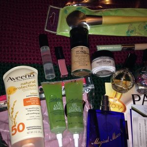 HUGE beauty lot Brands include opi, smashbox, stila, sally hansen, nuance, cerave, aveeno, l'oreal, etc. is being swapped online for free