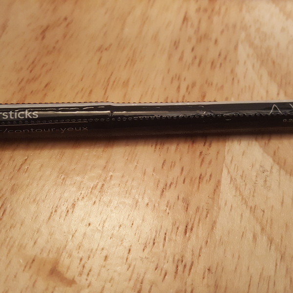 Black Glimmerstick Eyeliner is being swapped online for free
