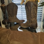 Ariat cowgirl boots in size 7.5 (Style #15725) is being swapped online for free