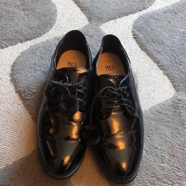smart shinny black shoes  is being swapped online for free