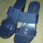 Chaps sandals 3 inch heals is being swapped online for free