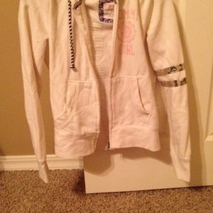 Tommy Hilfiger Jacket is being swapped online for free