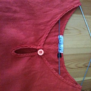 100%pure linen orange top is being swapped online for free