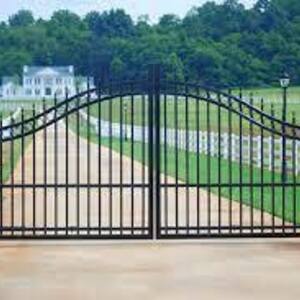 Steel Gate Wood Dallas TX is swapping clothes online from 